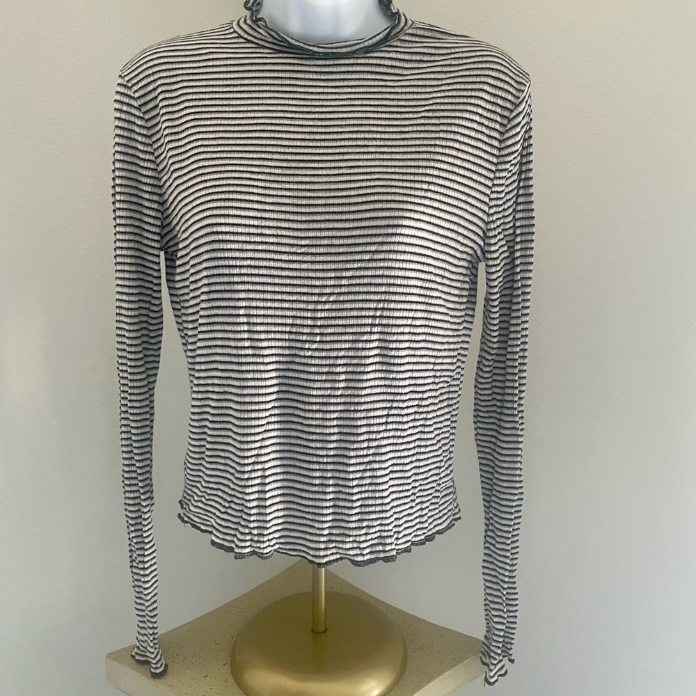 Black & White Striped Thin Turtleneck